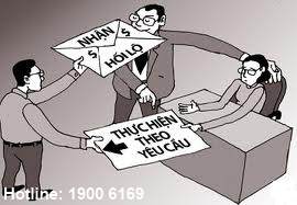 Tội lợi dụng ảnh hưởng đối với người có chức vụ-quyền hạn để trục lợi