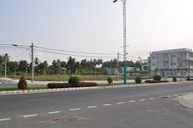 Ủy ban nhân dân thu hồi đất thì đền bù và bồi thường thế nào?