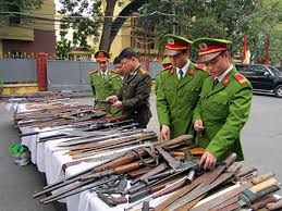 Tội chế tạo, tàng trữ, vận chuyển, sử dụng, mua bán trái phép vũ khí quân dụng, phương tiện kỹ thuật quân sự