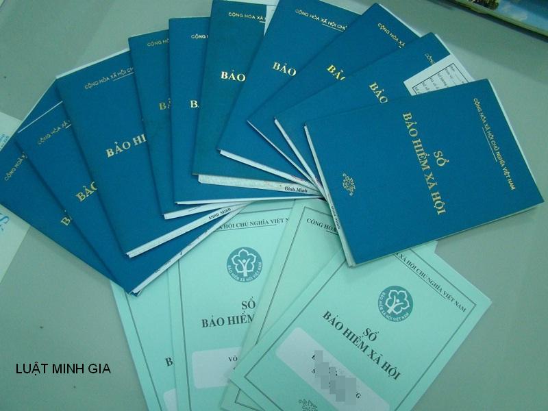 Quy định về trả sổ bảo hiểm y tế khi chấm dứt hợp đồng lao động