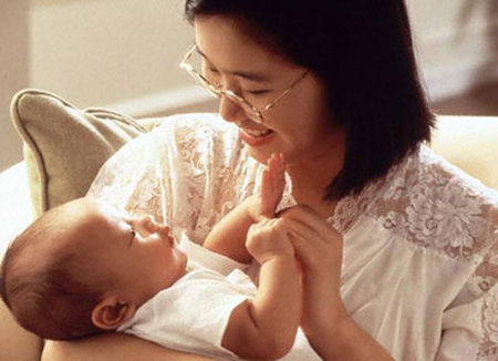 Luật sư tư vấn về chế độ nghỉ dưỡng sức sau khi sinh con