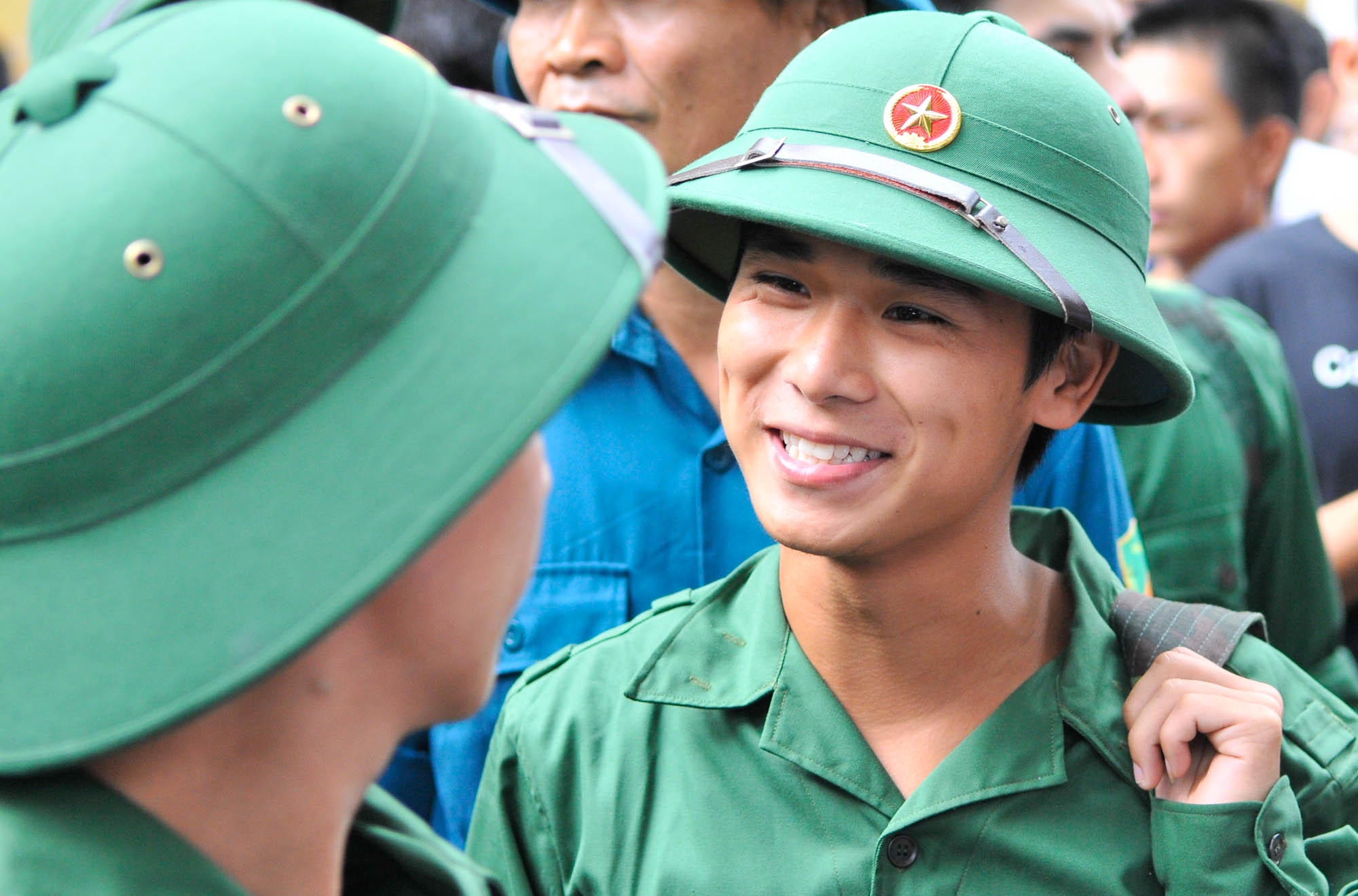 Công dân nữ có được tham gia nghĩa vụ quân sự không