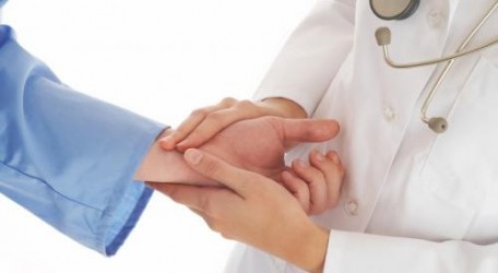 Tư vấn về chế độ ốm đau đối với người lao động gặp tai nạn