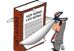 Công ty ký sai loại hợp đồng và ép người lao động làm thêm giờ