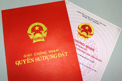 Đứng tên trong sổ QSDĐ