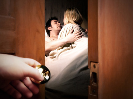 Truy cứu trách nhiệm về hành vi ngoại tình