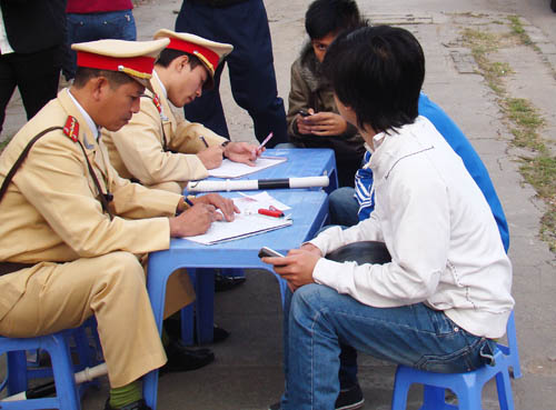 Tội giao xe cho người không đủ điều kiện điều khiển phương tiện giao thông gây tai nạn?
