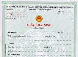 Có được quyền yêu cầu Tòa án đính chính lại năm sinh trong giấy ly hôn không?