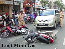 Bồi thường thiệt hại khi tai nạn do xe máy gây ra cho người đi bộ thế nào?