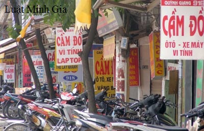 Giả mạo danh tính thực hiện hợp đồng vay - cầm cố sổ hộ khẩu