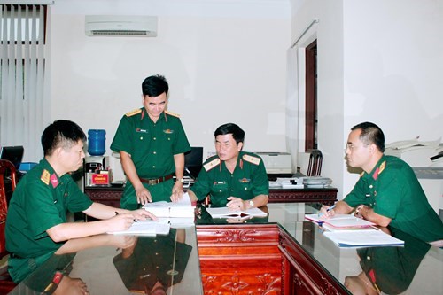 Thăng quân hàm của sĩ quan làm việc tại công ty cổ phần hóa.