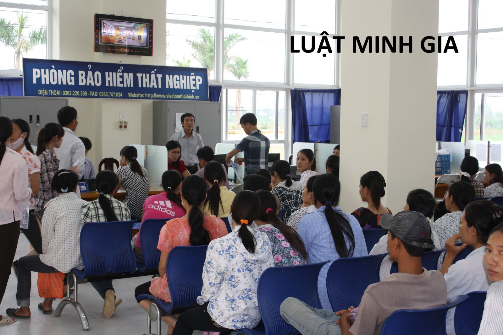 Đã đến tuổi nghỉ hưu nhưng không đủ năm công tác có được hưởng trợ cấp thất nghiệp không?