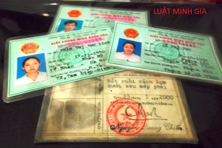 Ai có quyền thu, tạm giữ chứng minh nhân dân?