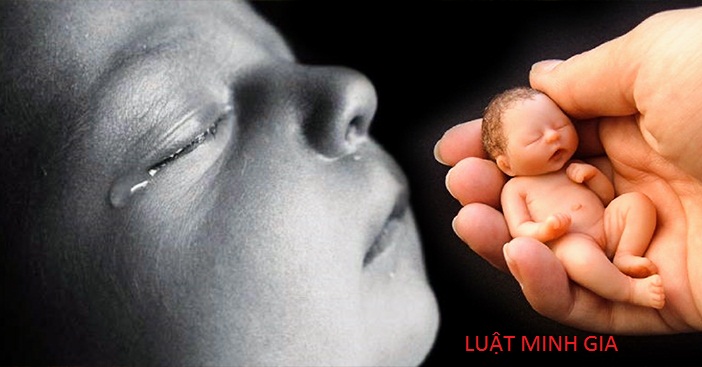 Làm bạn gái có thai và yêu cầu phá bỏ thai