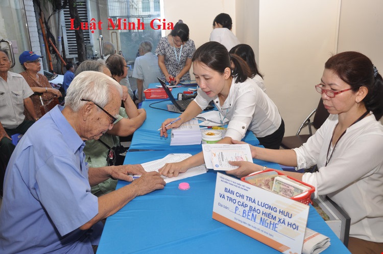 Hỏi về cách tính lương hưu của người tham gia BHXH trước năm 1995