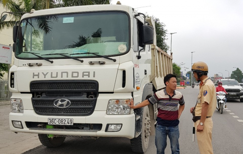 Chủ xe vận tải hàng hóa có bắt buộc phải có giấy vận tải hàng hóa theo mẫu của hợp tác xã không?