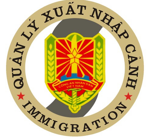Người nước ngoài chấm dứt HĐLĐ trước thời hạn có phải trả lại thẻ tạm trú?
