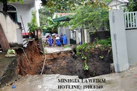 Chuyển nhượng quyền sử dụng đất nhưng phần đất thực tế đã bị sạt lở?