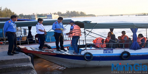 Luật sư bào chữa tội điều động người không đủ điều kiện điều khiển phương tiện giao thông đường thủy